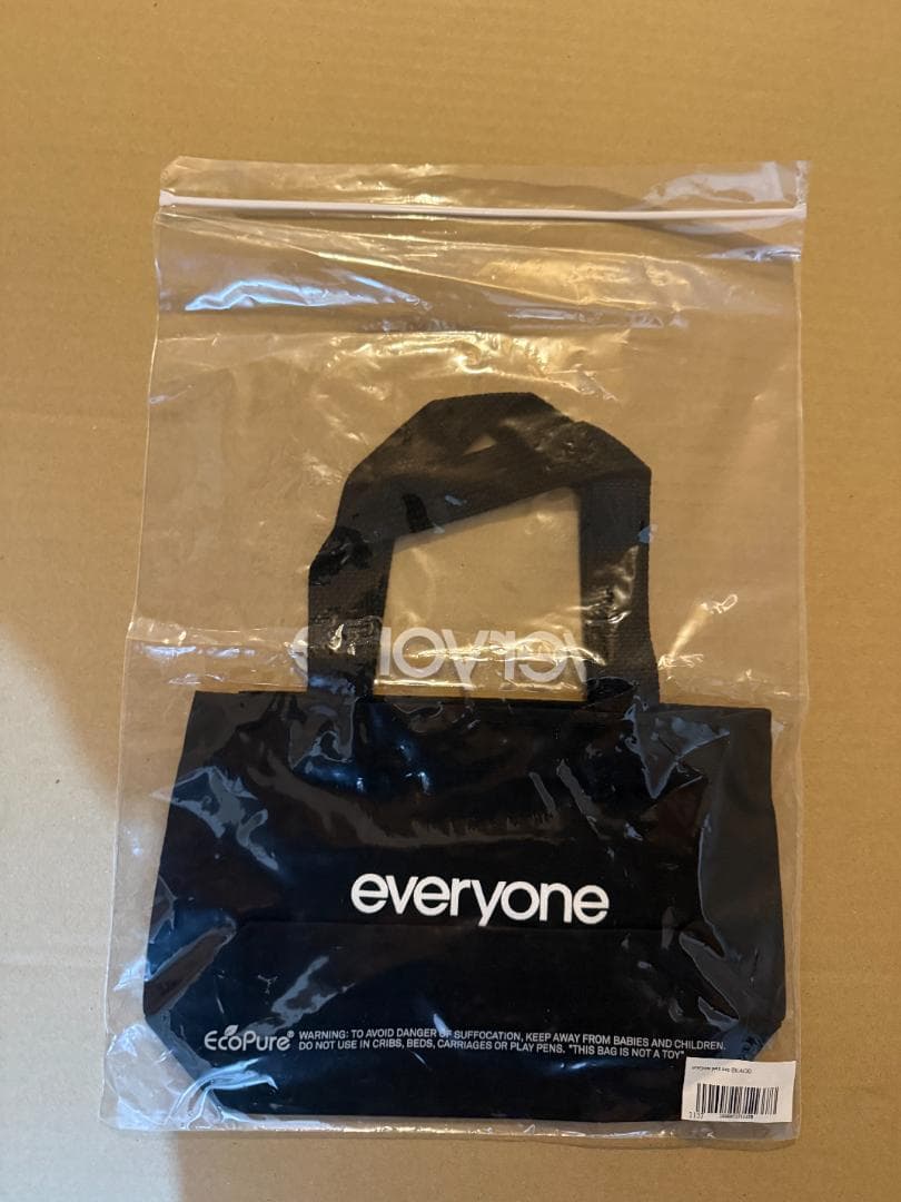 everyone ロゴ入り黒トートバッグ