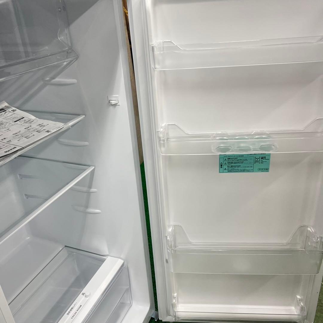 322 冷蔵庫　極美品　2023年製　一人暮らし　右開き　200L〜300L
