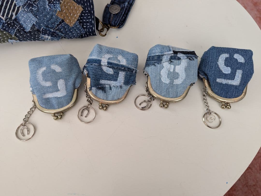 デニムリメイクバッグ＆がま口キーホルダー4つ