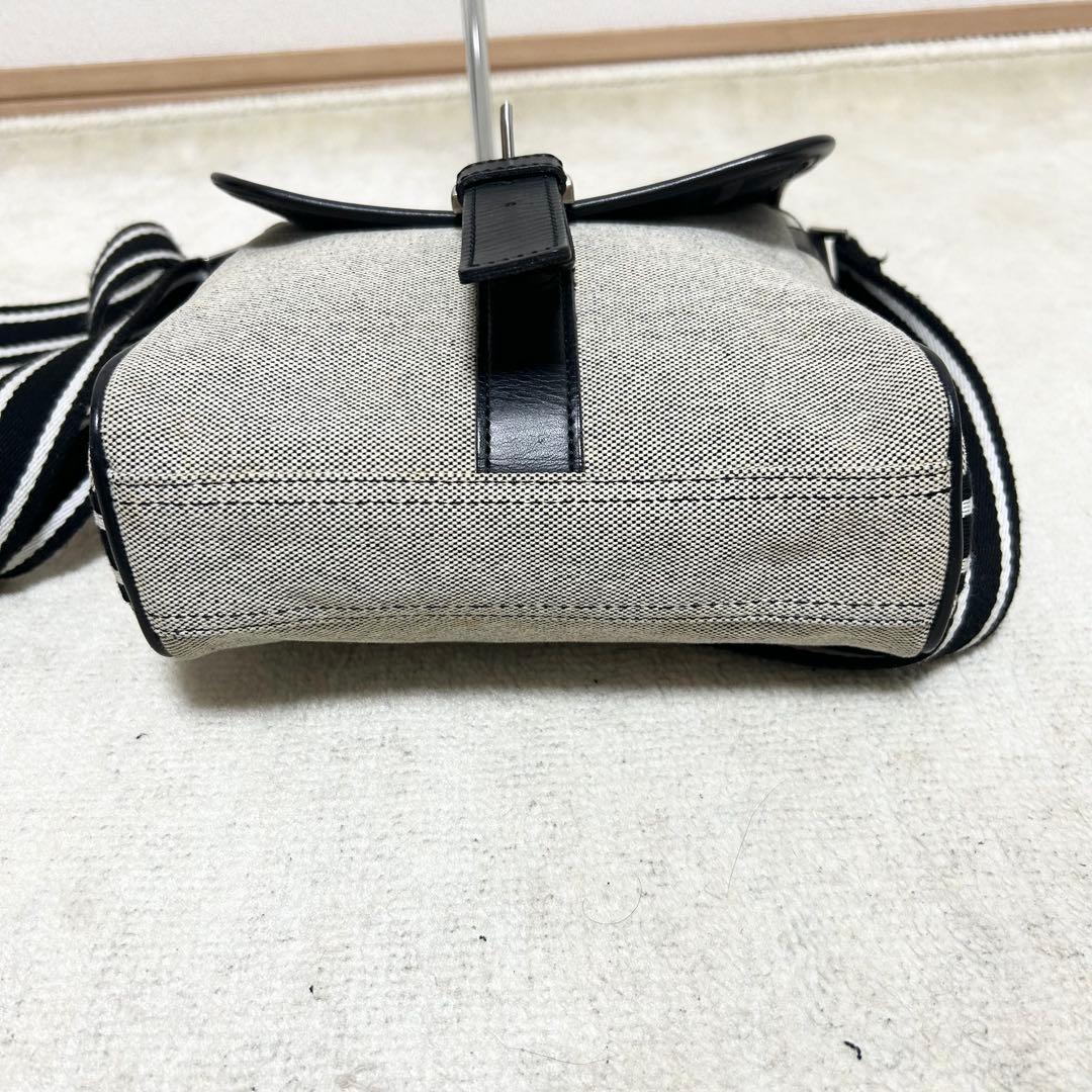 美品　バーバリーブラックレーベル　ショルダーバッグ　ノバチェック　サコッシュ