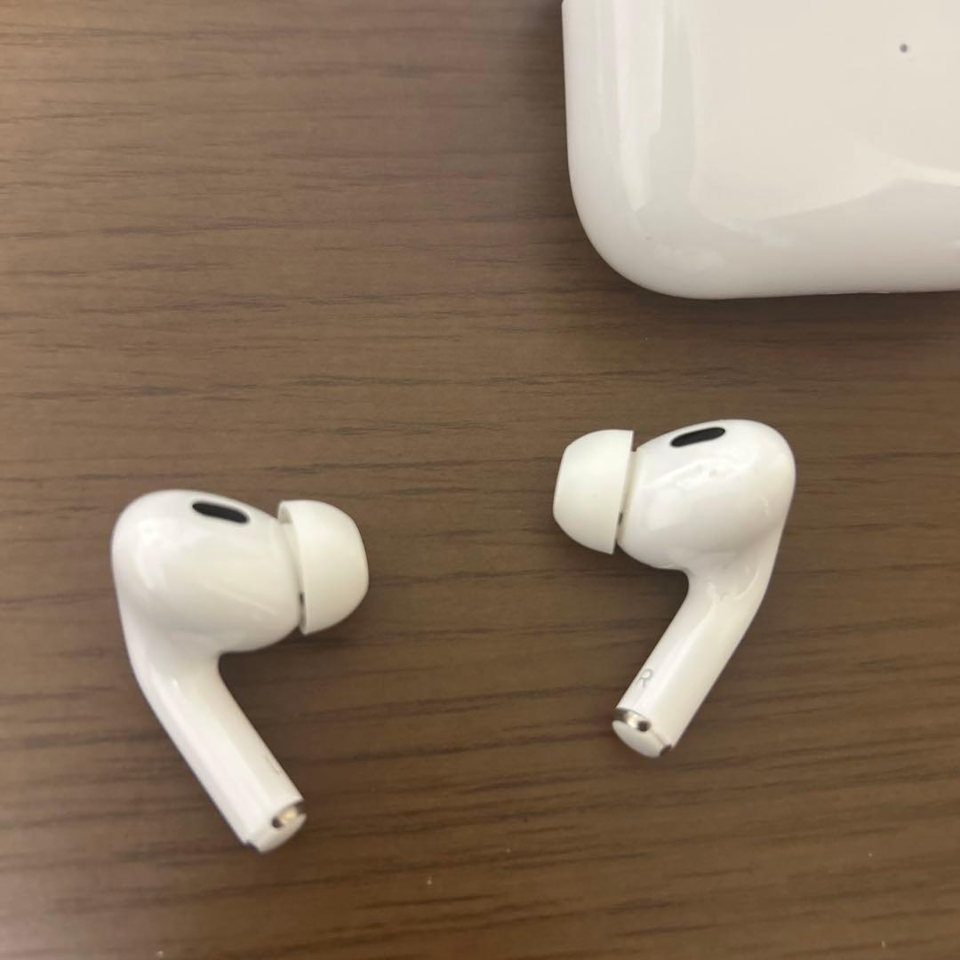AirPods pro 第2世代本体 ホワイト 充電ケース付き