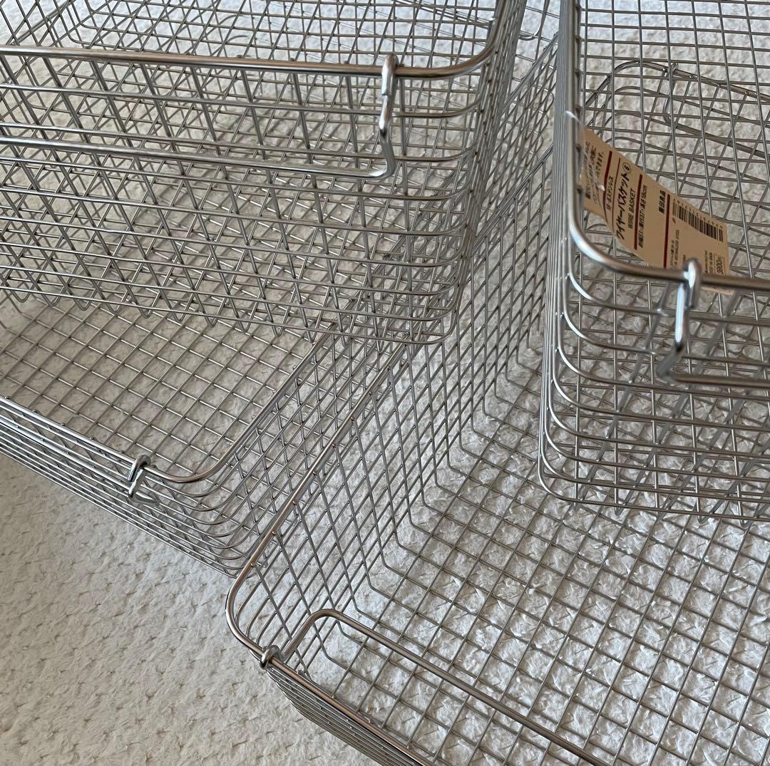 無印良品　ステンレスワイヤー バスケット６の4個セットとバスケット2の2個セット