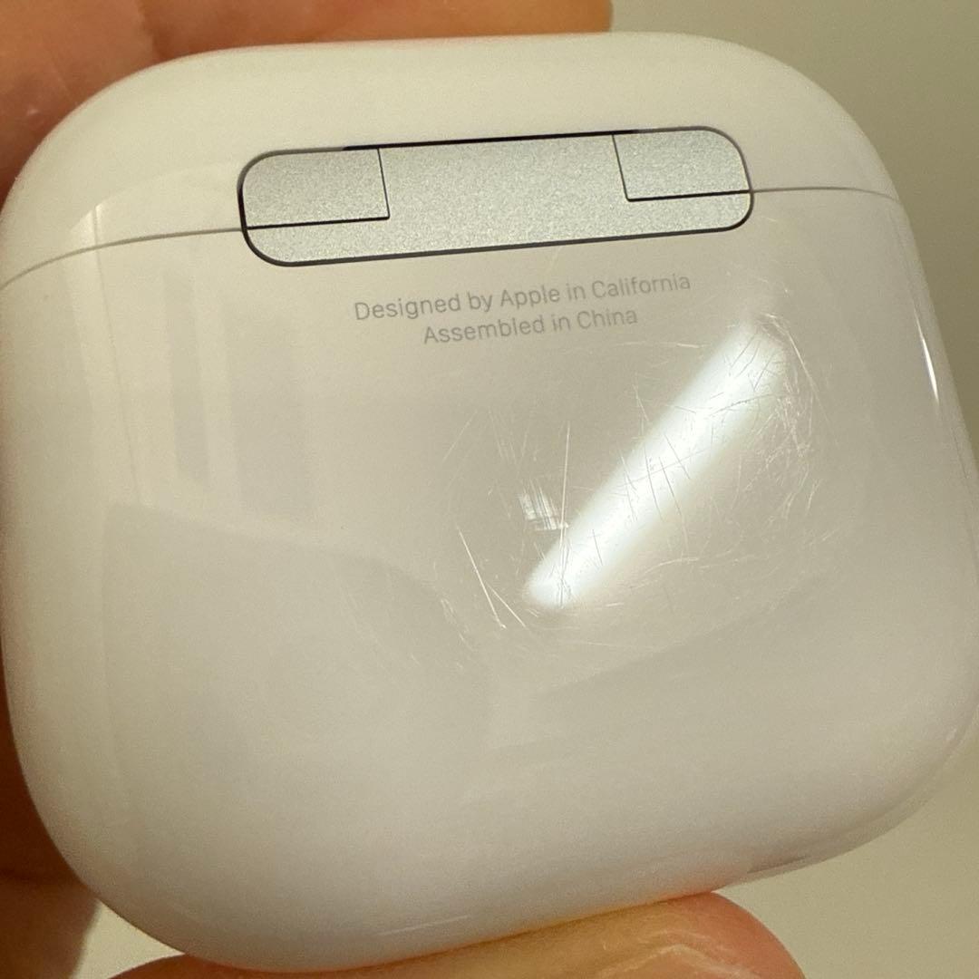 美品 AirPods4 ANC非搭載モデル 正規品