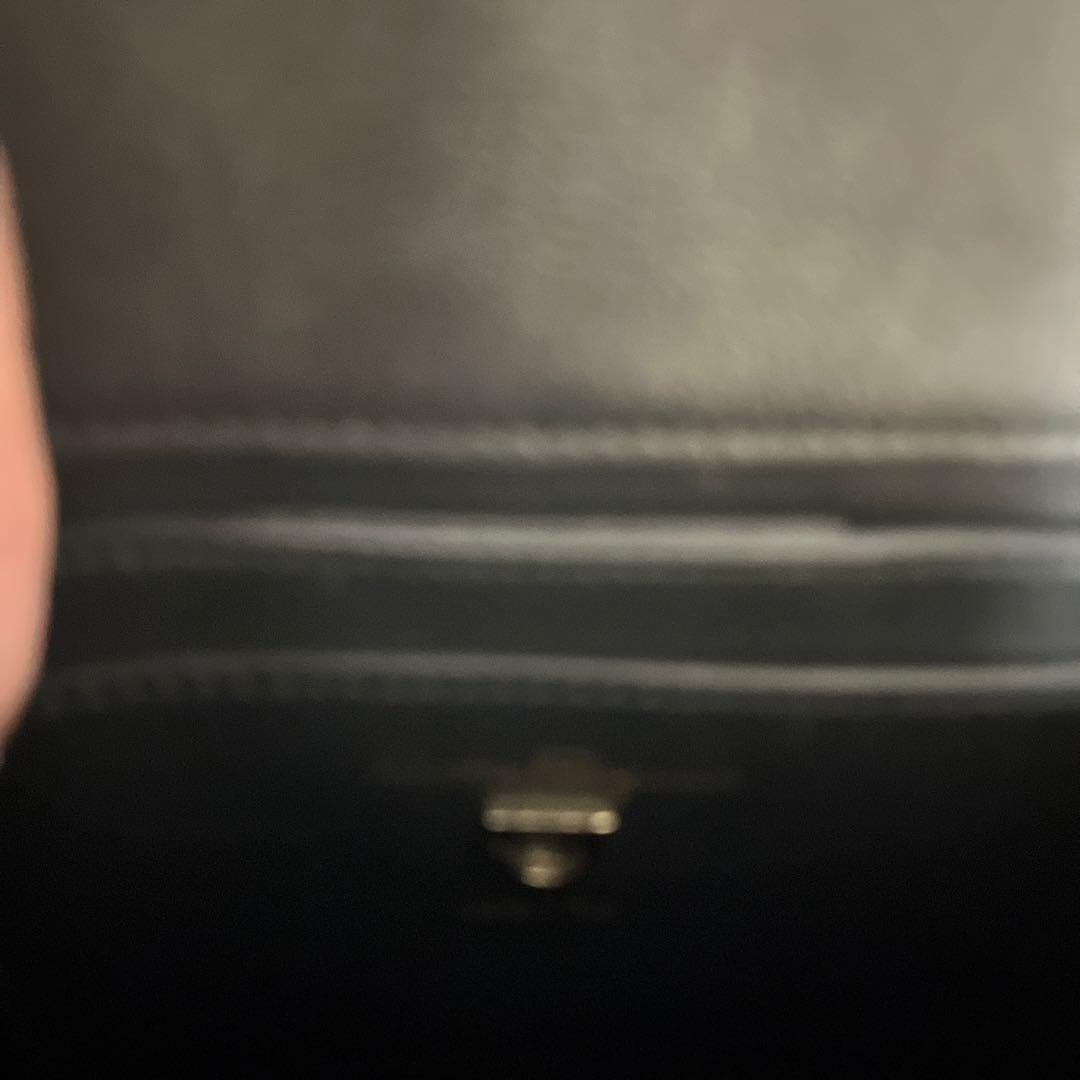 Salvatore Ferragamo ブラックレザーショルダーバッグ