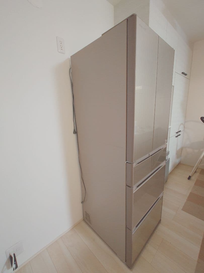 HITACHI 4ドア冷蔵庫 R-KX57N