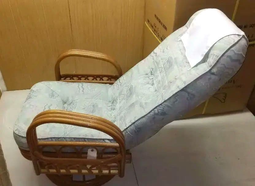 【新品】3段リクライニング機能付回転椅子