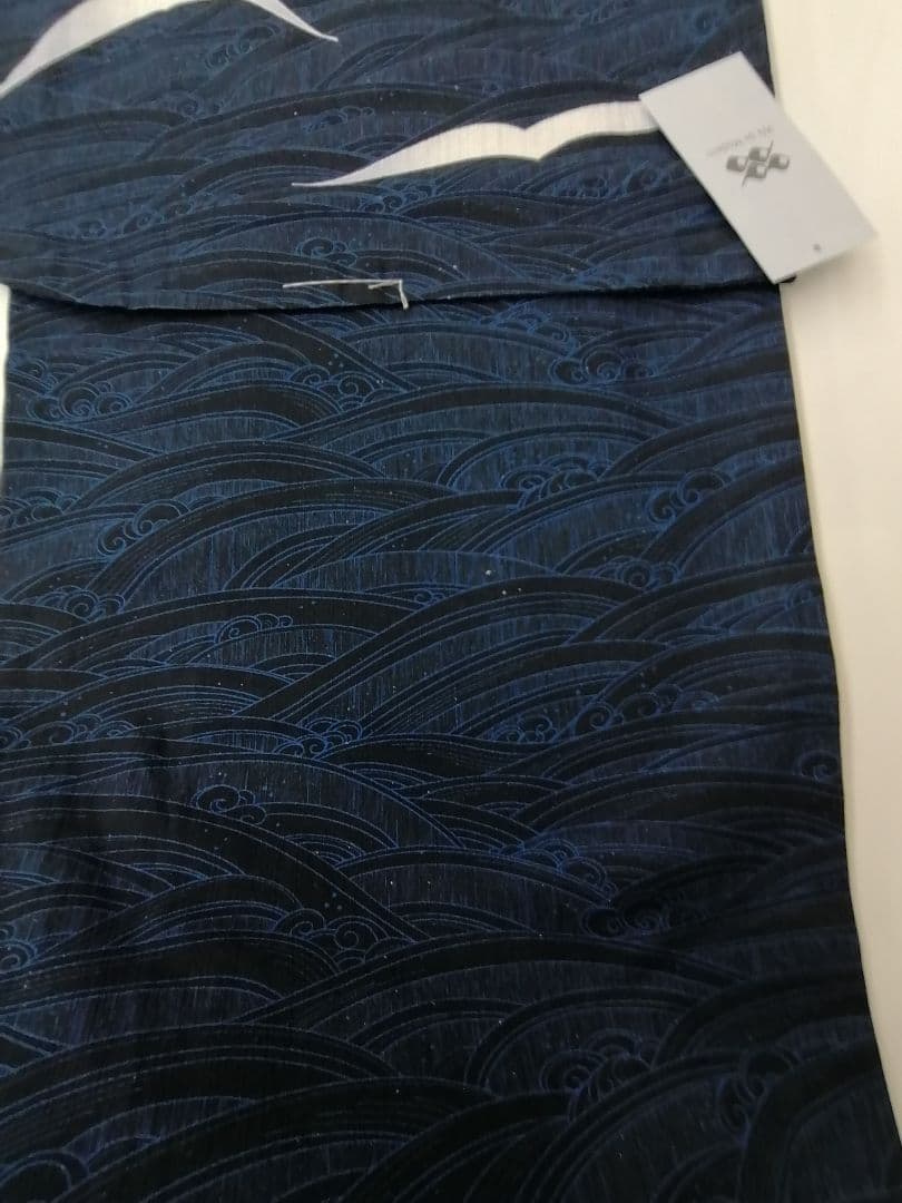 しげこです〜レア柄★めずらしい絵羽柄浴衣.紺地波柄