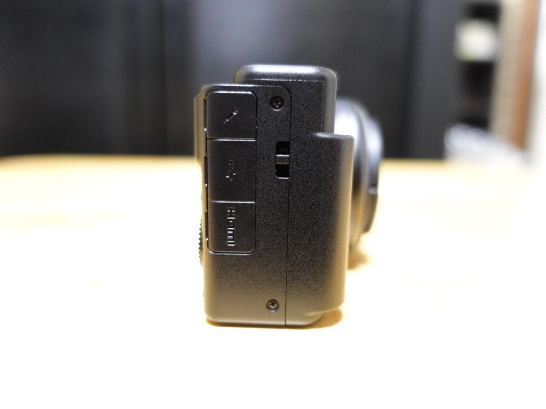 ほぼ新品　ZV-1F　備品付き！