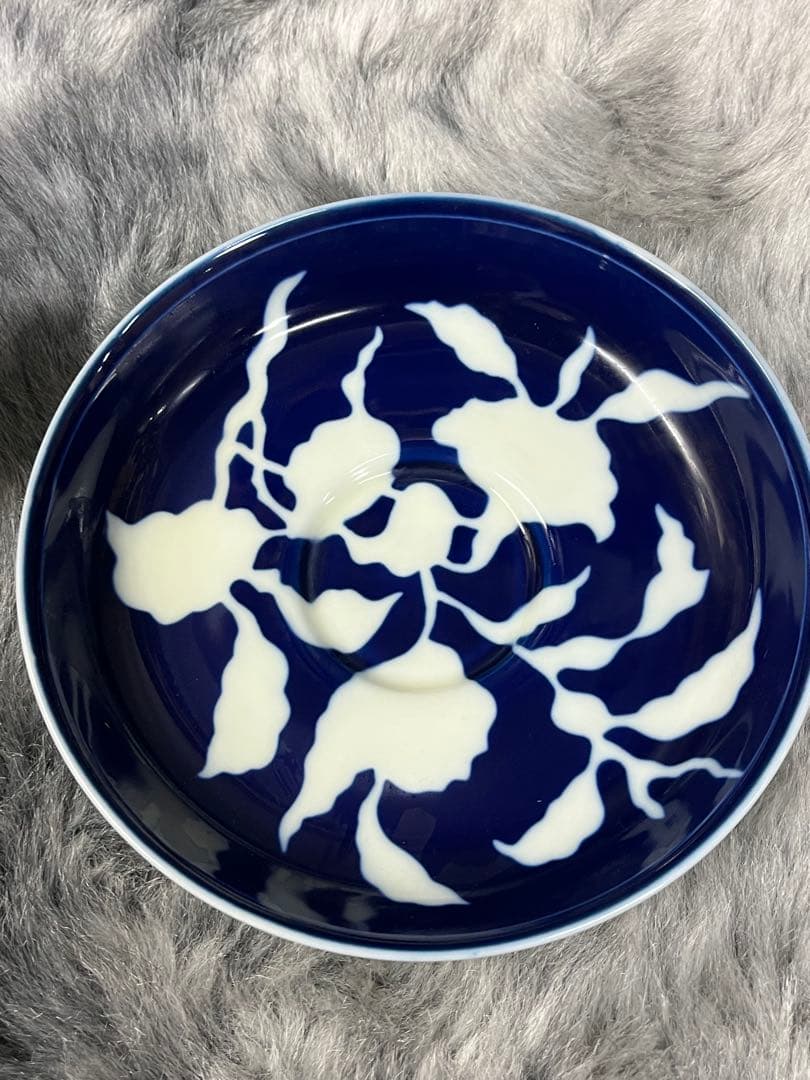 深川製磁 草花折枝 白抜紋 カップ&ソーサー 紅茶碗皿 2客 ペア