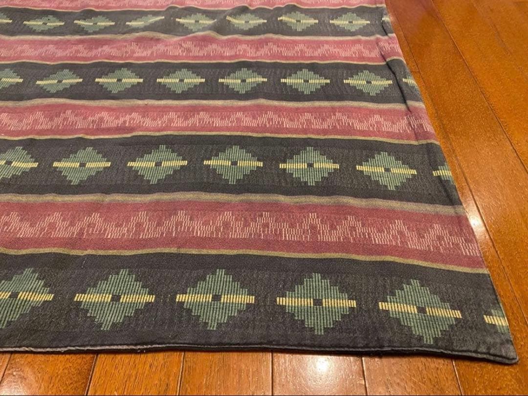 フィリピン　イカットラグ　厚４mm アンティーク　手織り・自然染料手染め　レア