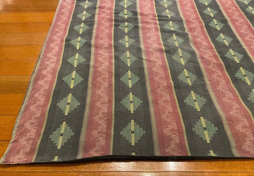フィリピン　イカットラグ　厚４mm アンティーク　手織り・自然染料手染め　レア