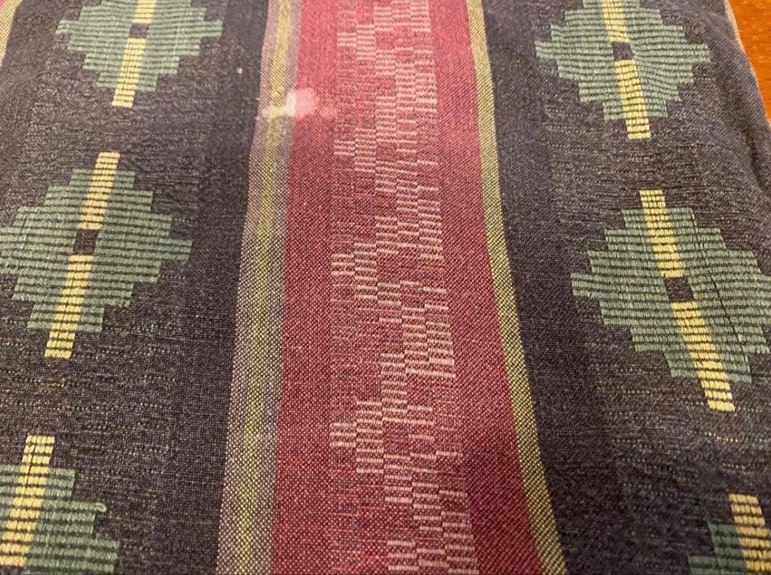 フィリピン　イカットラグ　厚４mm アンティーク　手織り・自然染料手染め　レア