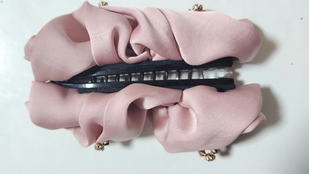 新品同様コンプレックスビズピンクバナナクリップ