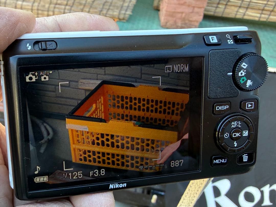 NICON １　J1 デジタルカメラ