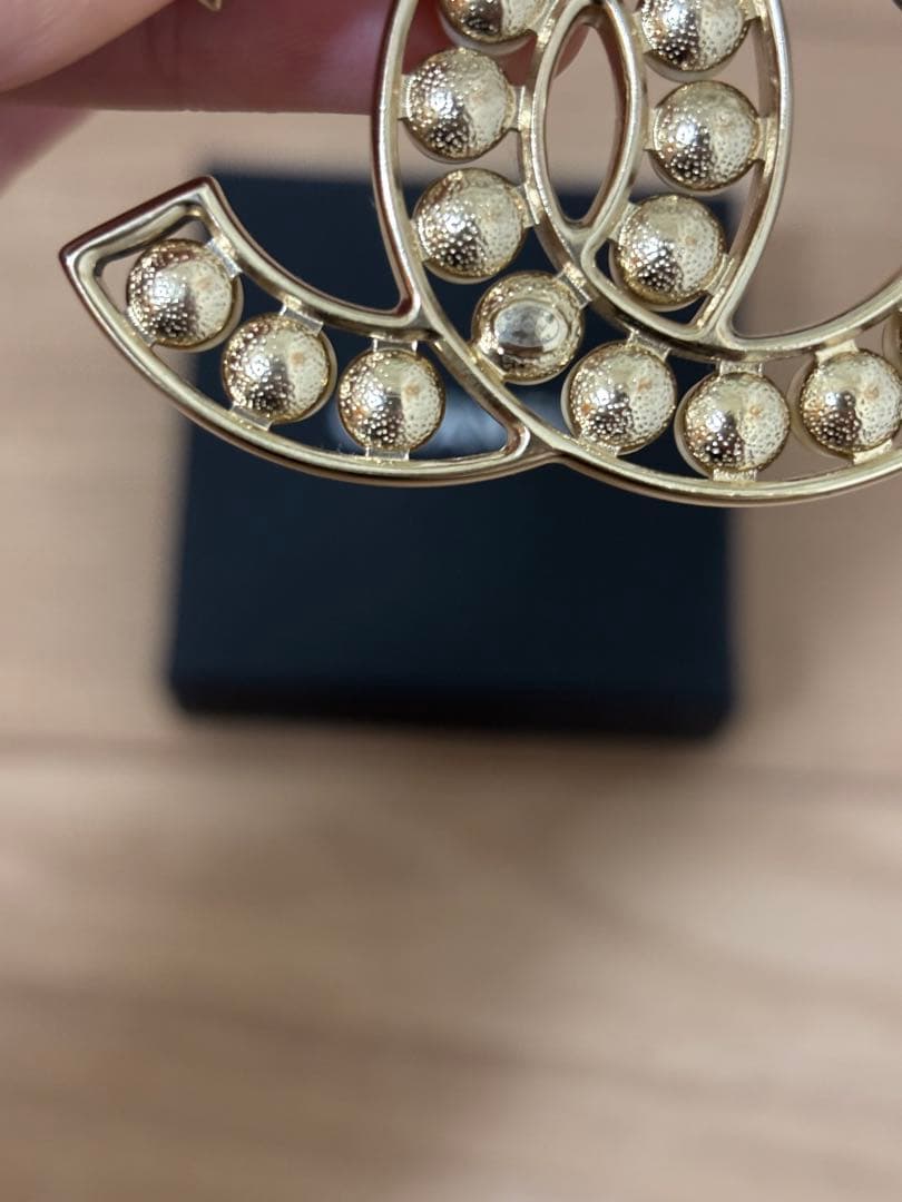 CHANEL ゴールド パール CCロゴ ブローチ