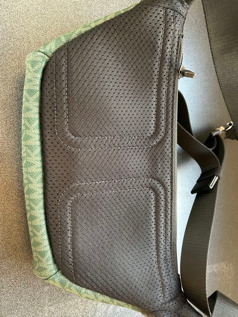 MICHAEL KORS マイケルコース ボディバック　緑　ウエストポーチ