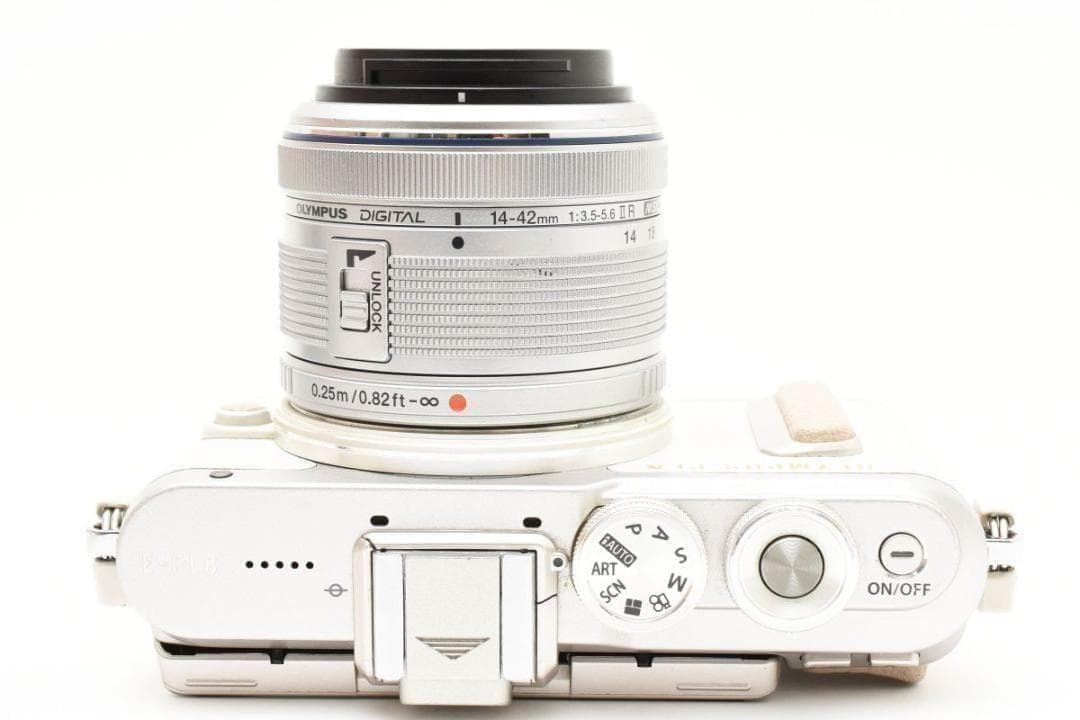 OLYMPUS オリンパス E-PL8 レンズセット ミラーレス一眼カメラ