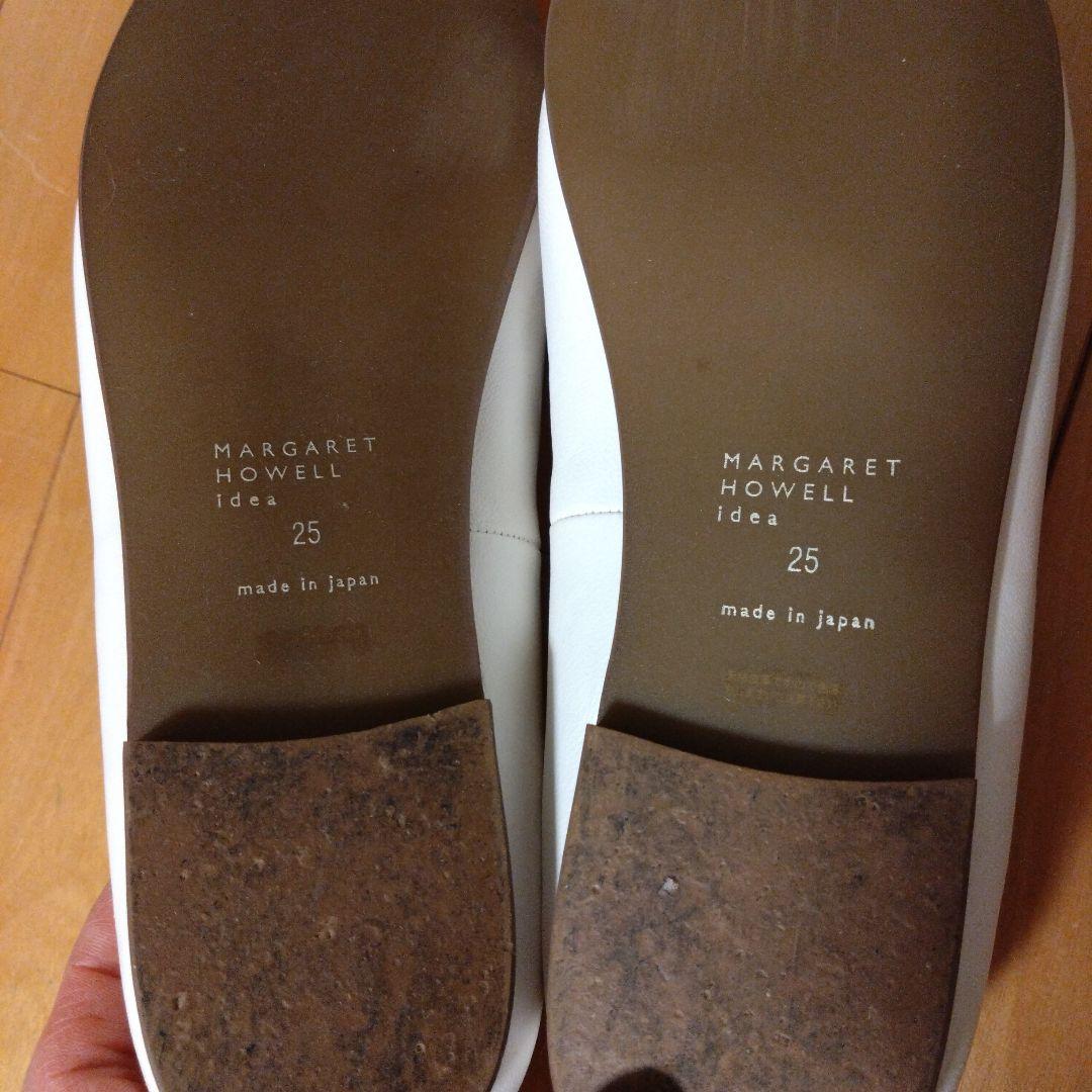 タッセルローファー　オフ白