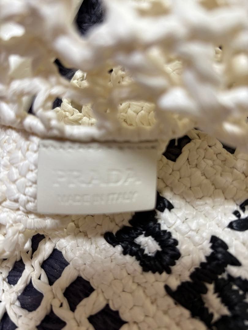 PRADA クロシェトートバッグ　1BG393