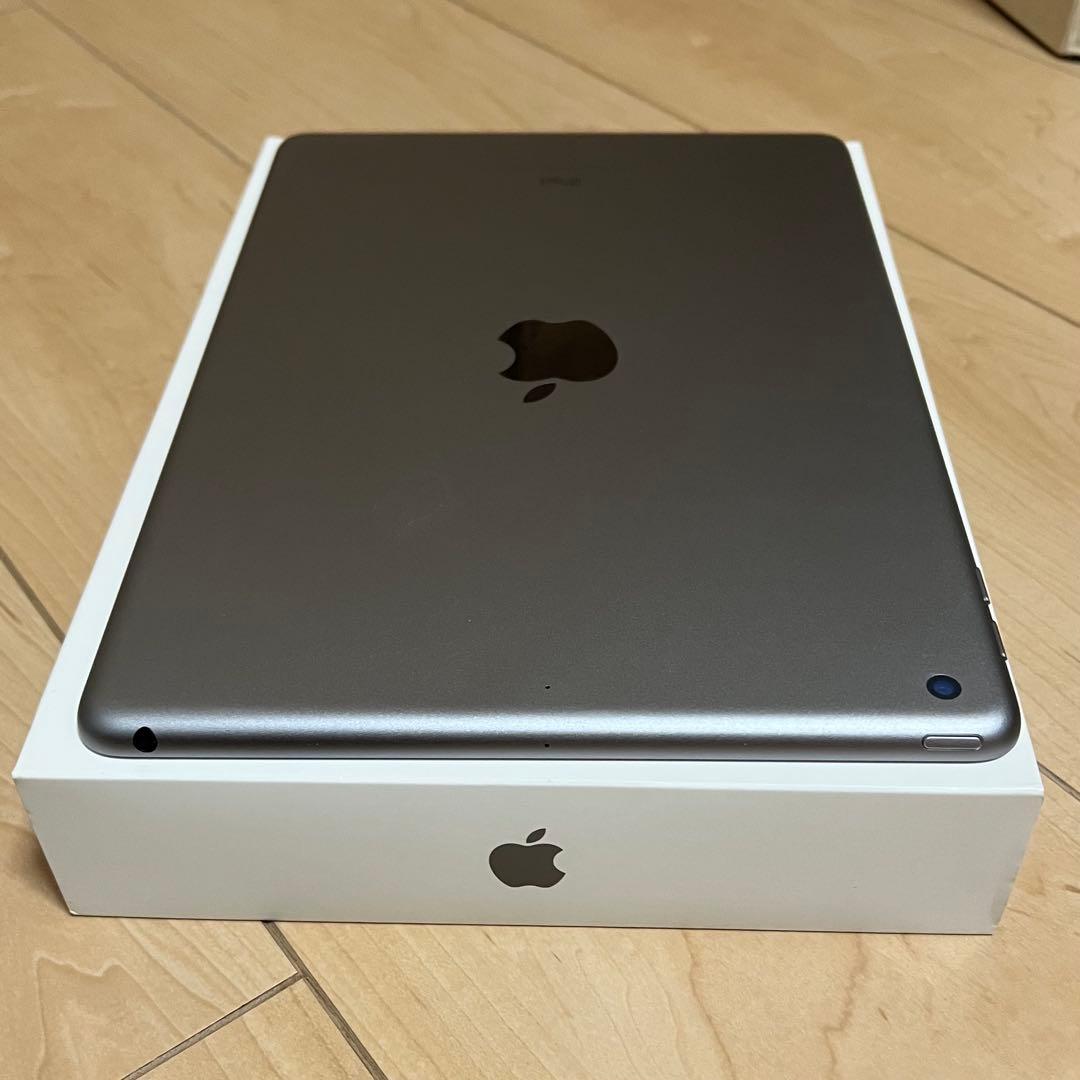 iPad 第5世代　Wi-Fi モデル　32GB シルバー
