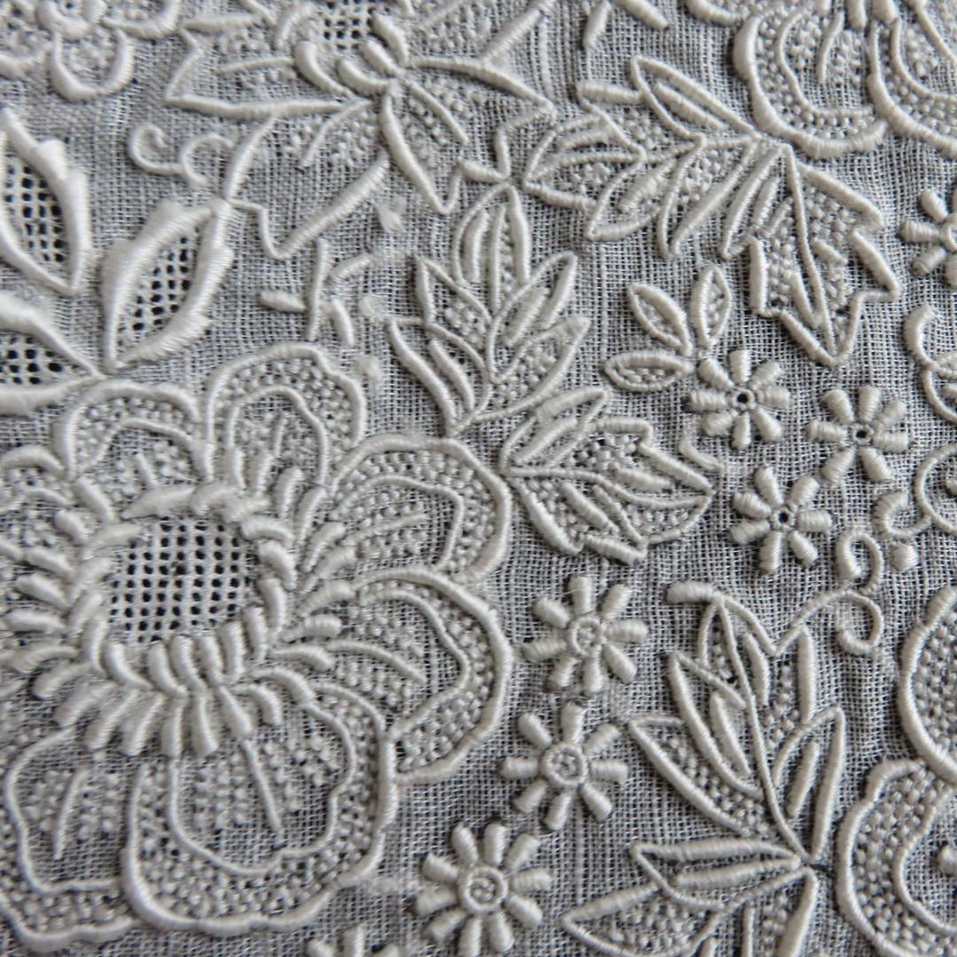 未使用　スワトウ刺繍ハンカチ1　汕頭　ヴィンテージ