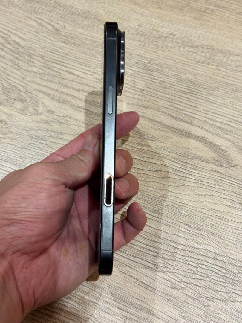 最大容量97% iPhone 16 Pro Max 256GBブラックチタニウム