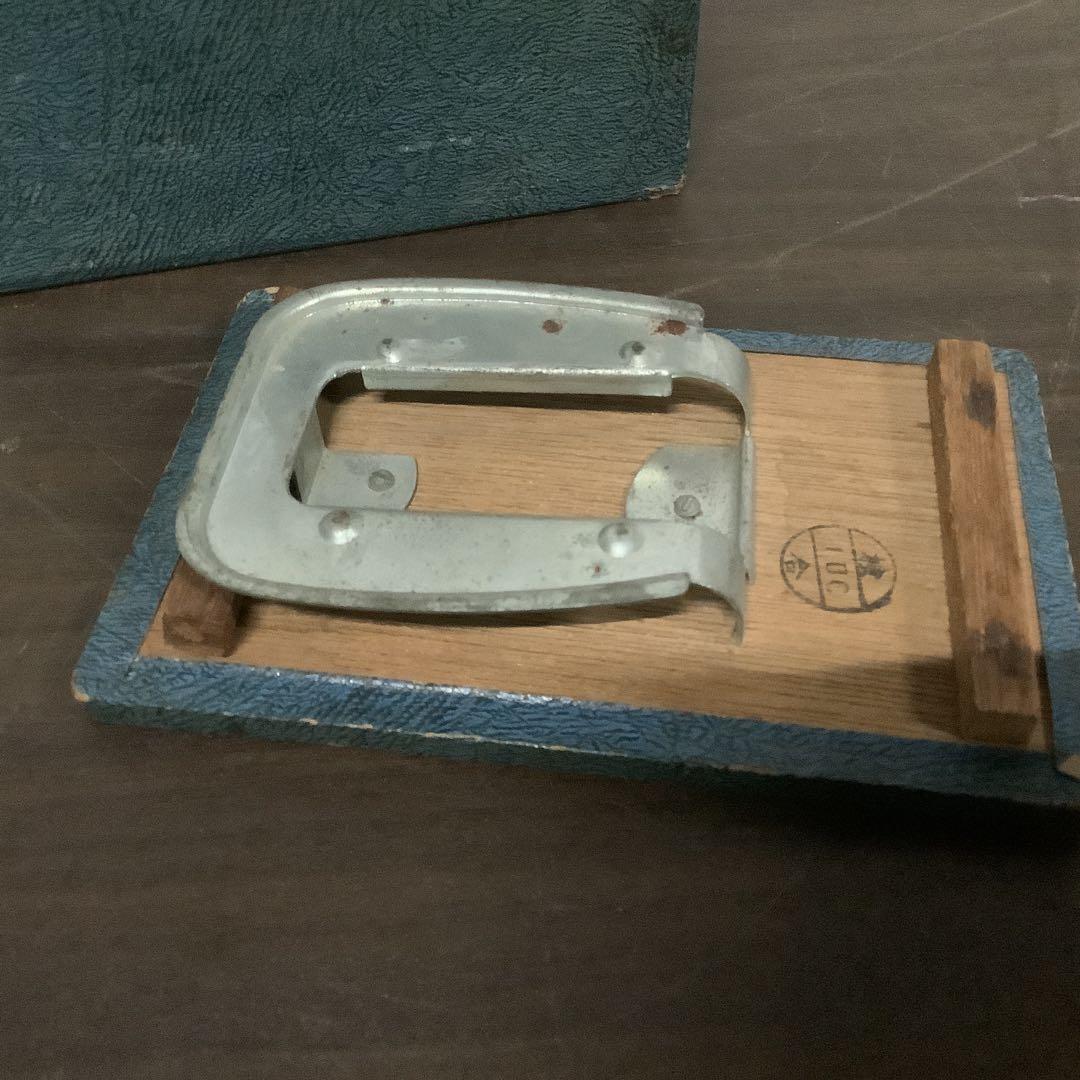 【値下げ！】昭和レトロ アイロン 金属製 合成皮革箱付き