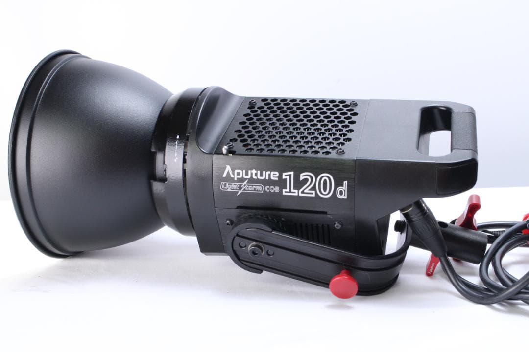 Aputure Light Storm COB 120d 定常光 ビデオライト