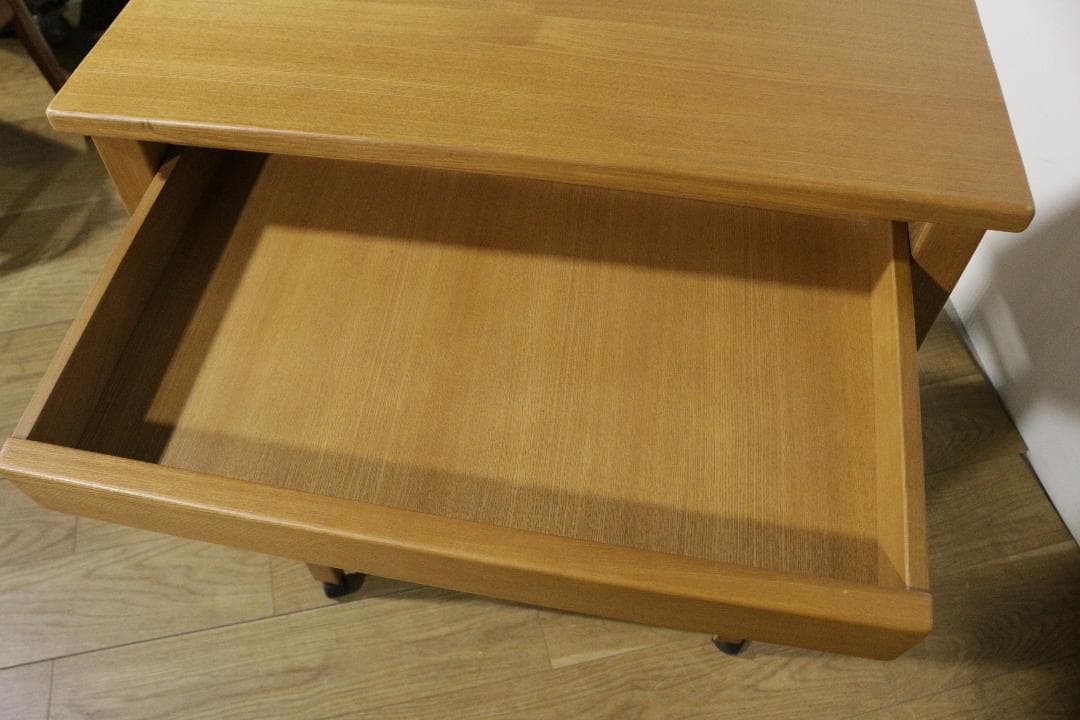 起立木工　サイドテーブル