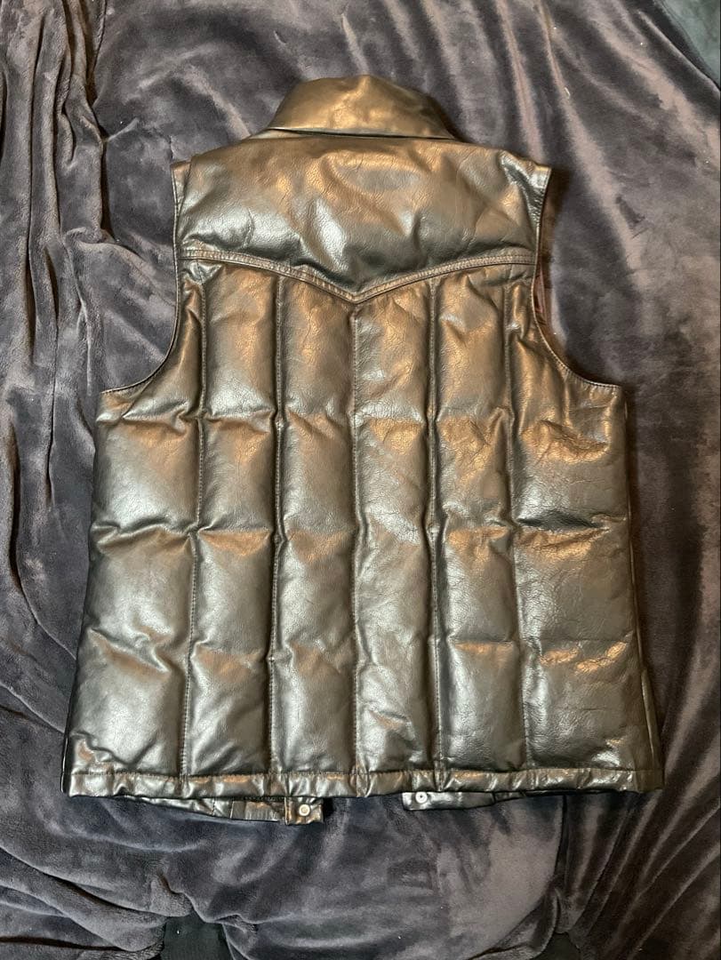 BACKBONE(バックボーン) レザー　ダウンベスト