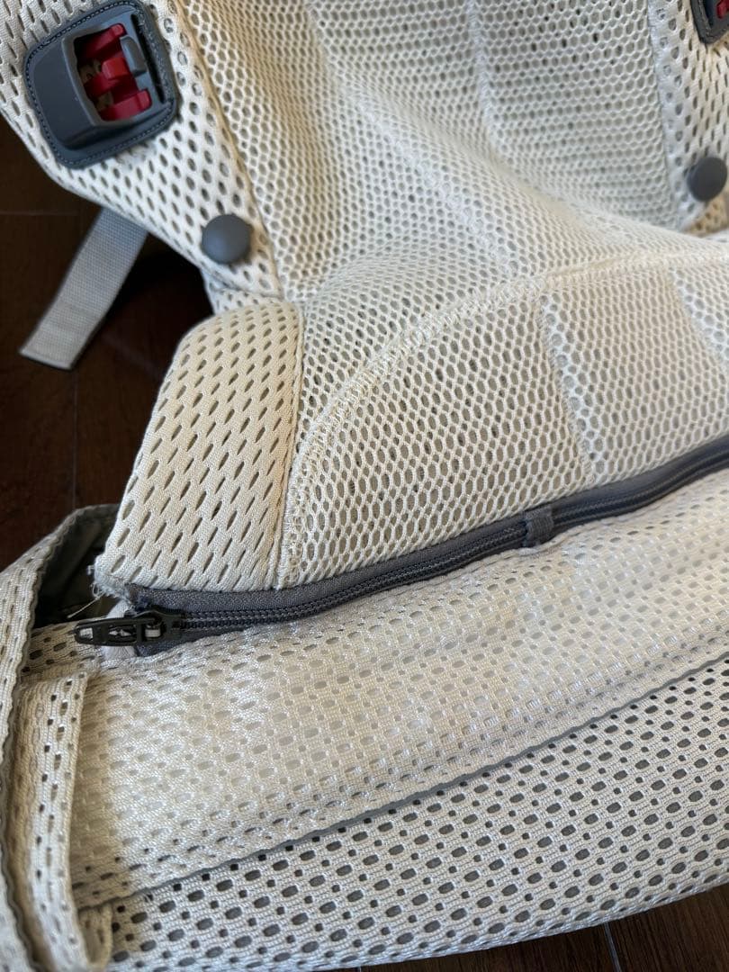 ベビービョルン　ベビーキャリア　HARMONY クリーム