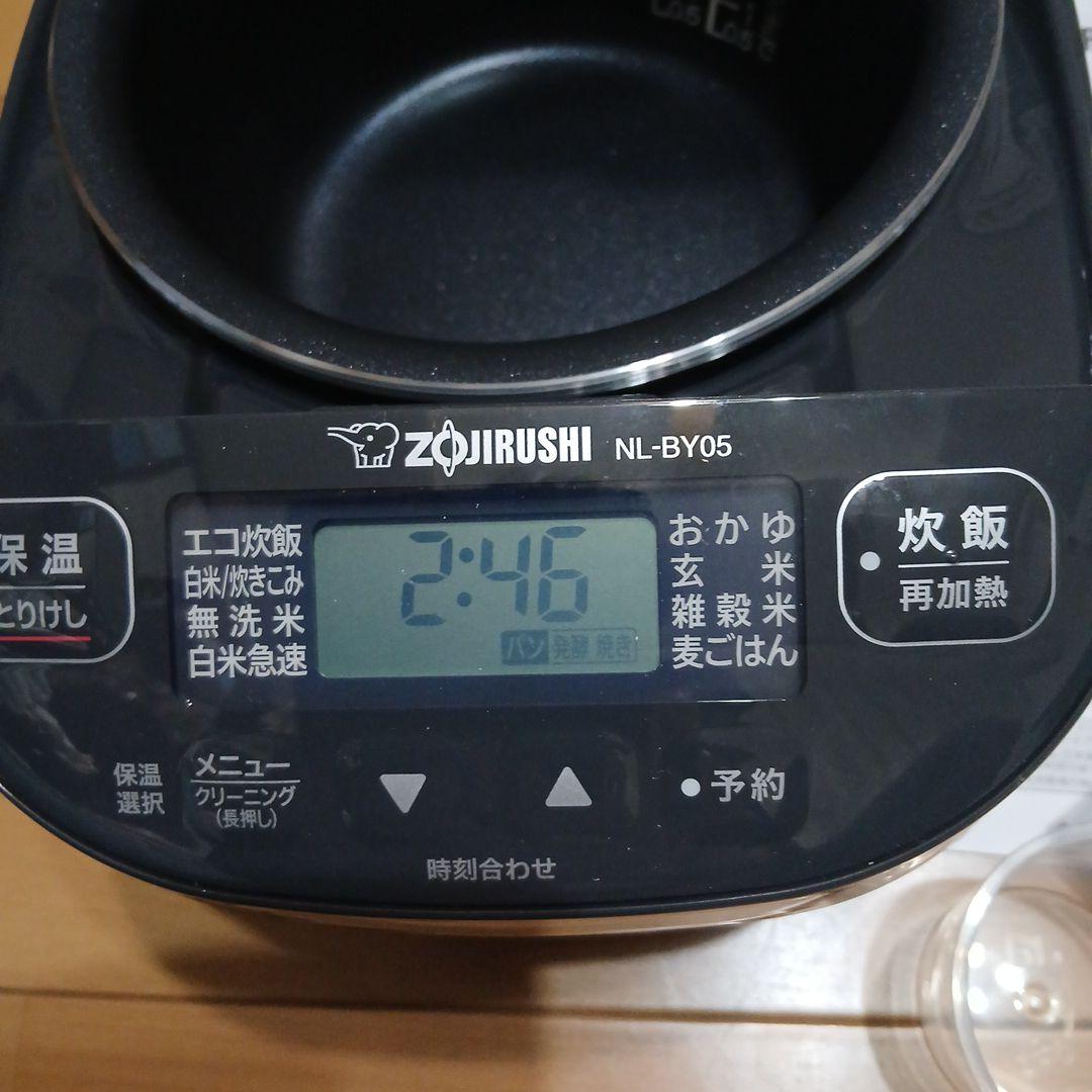 新生活に！Zojirushi NL-BY05-BA 炊飯器 ブラック 0.54L