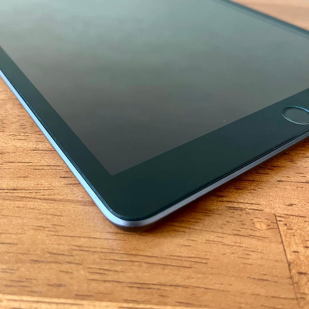 美品 Apple iPad 第7世代 Wi-Fi 32GB スペースグレイ