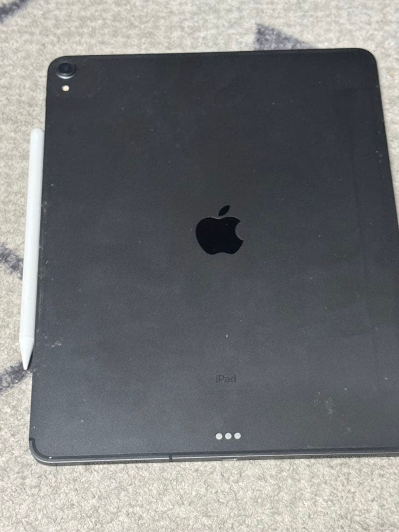 Apple iPad Pro (12.9インチ) 第3世代1tb画面右上に黄ばみ