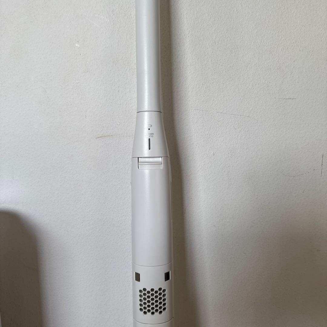 2024年製　パナソニック　コードレススティック掃除機 MC-NS100K