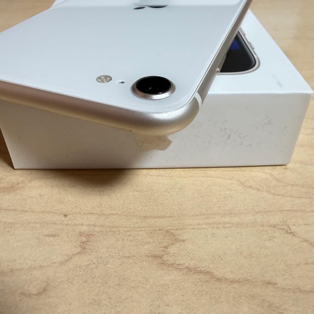 iPhoneSE3 第3世代 256GB スターライト