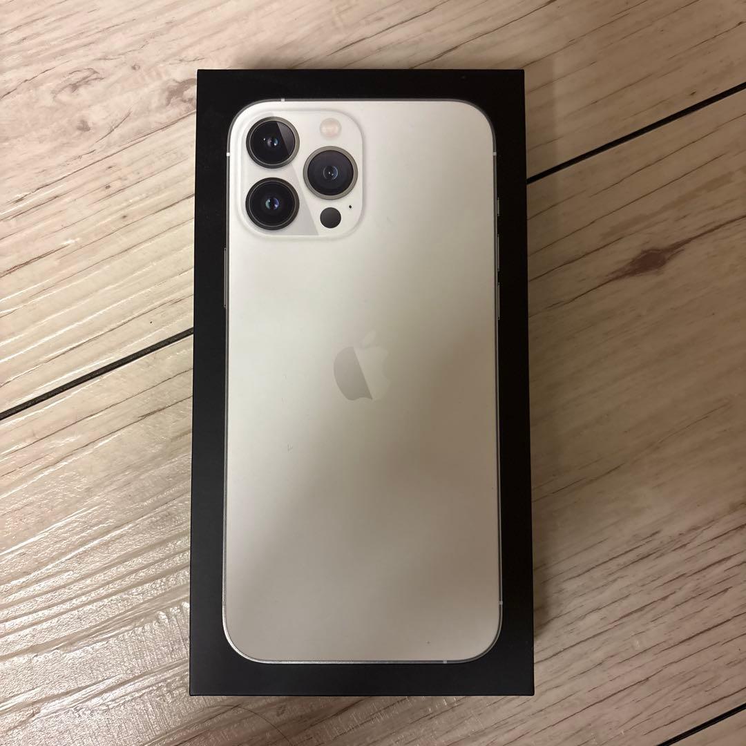 iPhone13Promax レンズ割れ シルバー 256GB