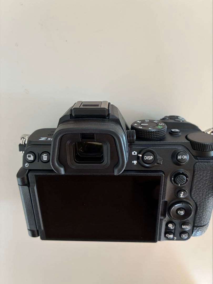 【美品】室内試写のみ　保証あり　Nikon Z5ii ミラーレス一眼カメラ