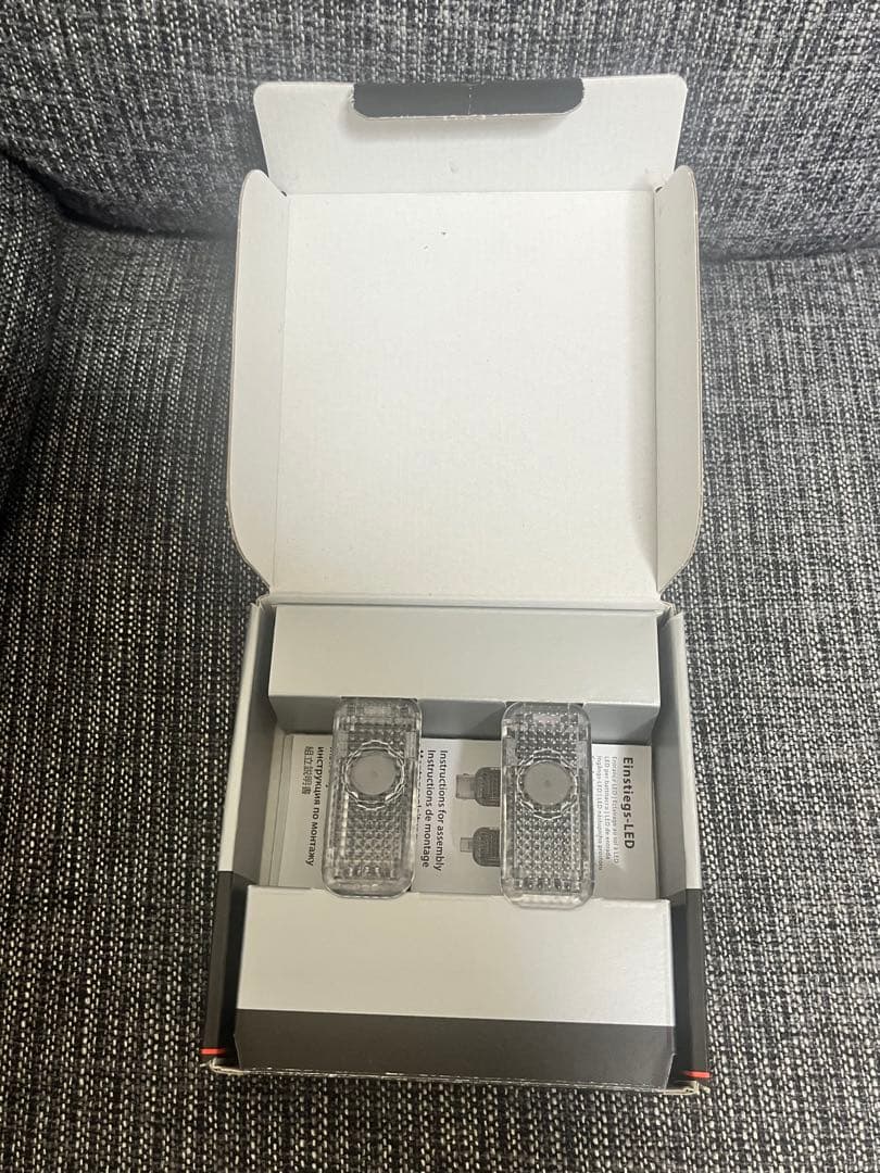 アウディ 純正 ドアエントリーライト 2個セット quattro LED