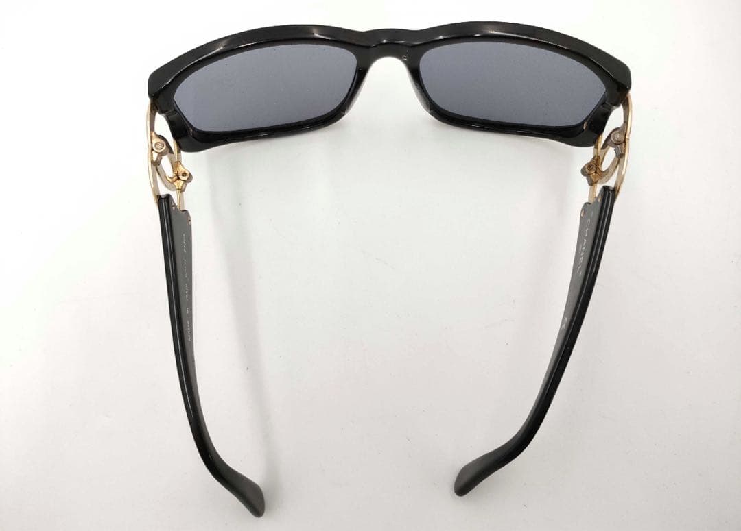 CHANEL ココマーク サングラス 黒×金 グレーレンズ ケース付 94305