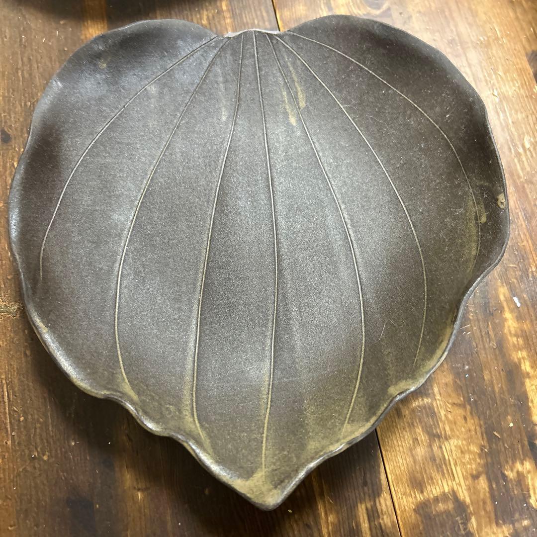 作家　陶芸作家　田中恒子　蓮の葉皿　黒土山帰来葉皿　２枚セット　TSUNE