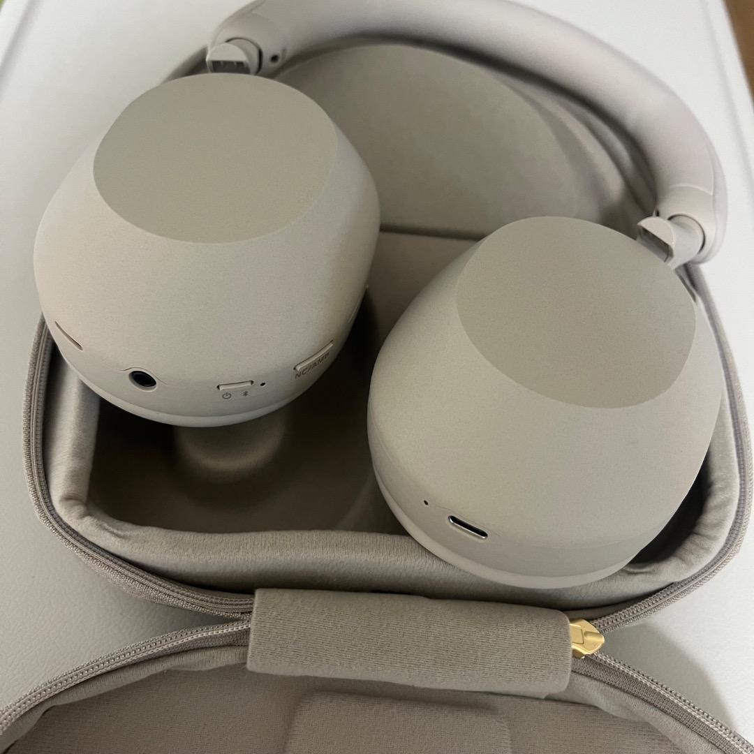 【未使用に近い】SONY ワイヤレスノイズキャンセリングヘッドホン 本体