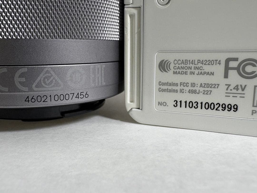 ✨極美品✨キャノン EOS M10❤️Wi-Fi&自撮◎❤️超小型軽量ミラーレス！