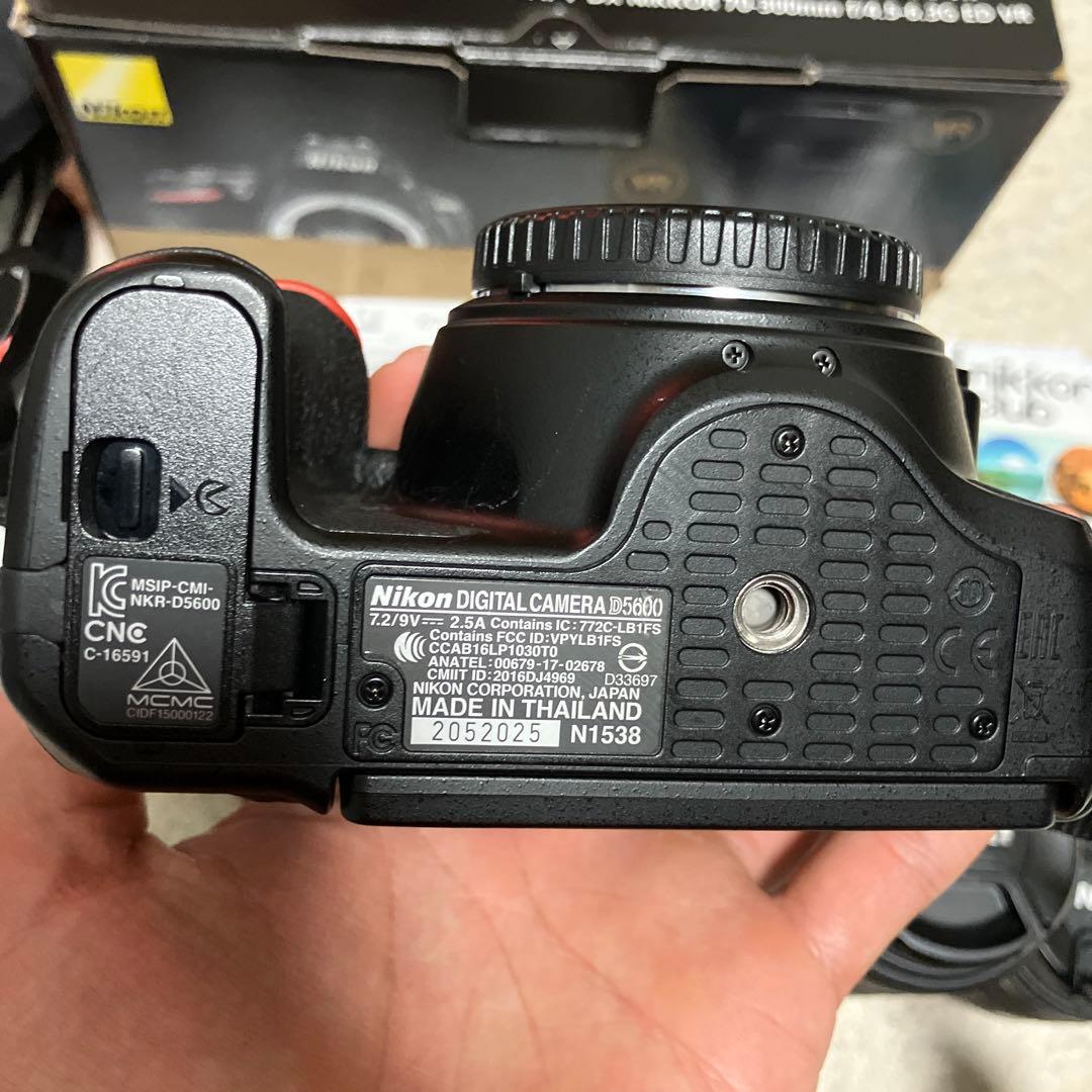 美品 Nikon D5600 ダブルレンズキット