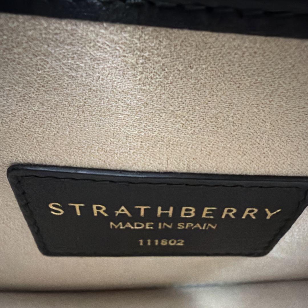 英国王室愛用 ストラスベリー East/West バッグ 黒 チェーン 本革 金