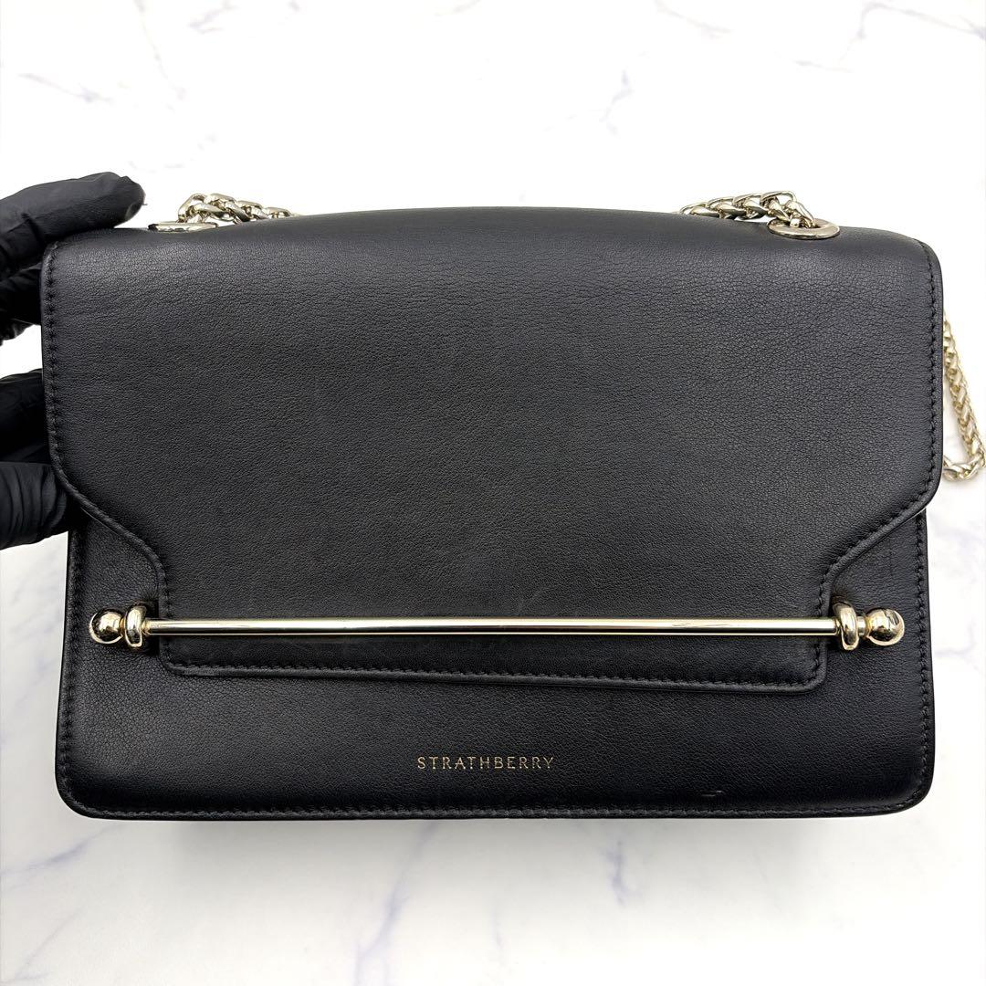 英国王室愛用 ストラスベリー East/West バッグ 黒 チェーン 本革 金
