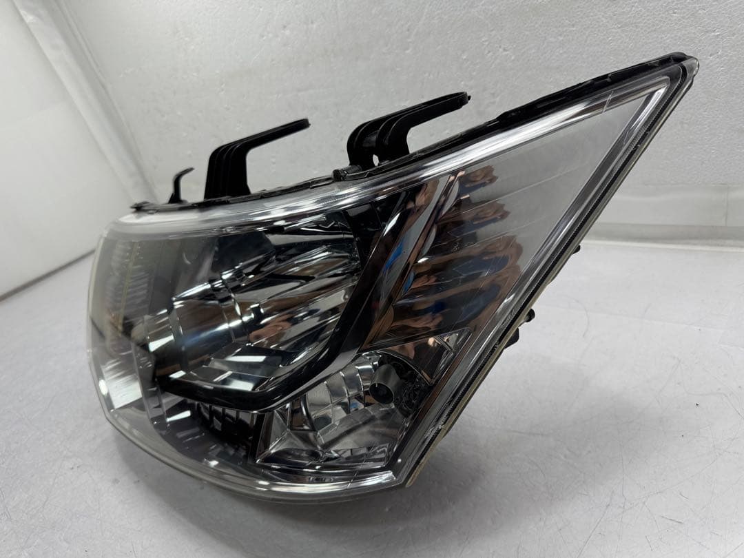 デリカ D5純正HIDヘッドライト左 KOITO 100-87918