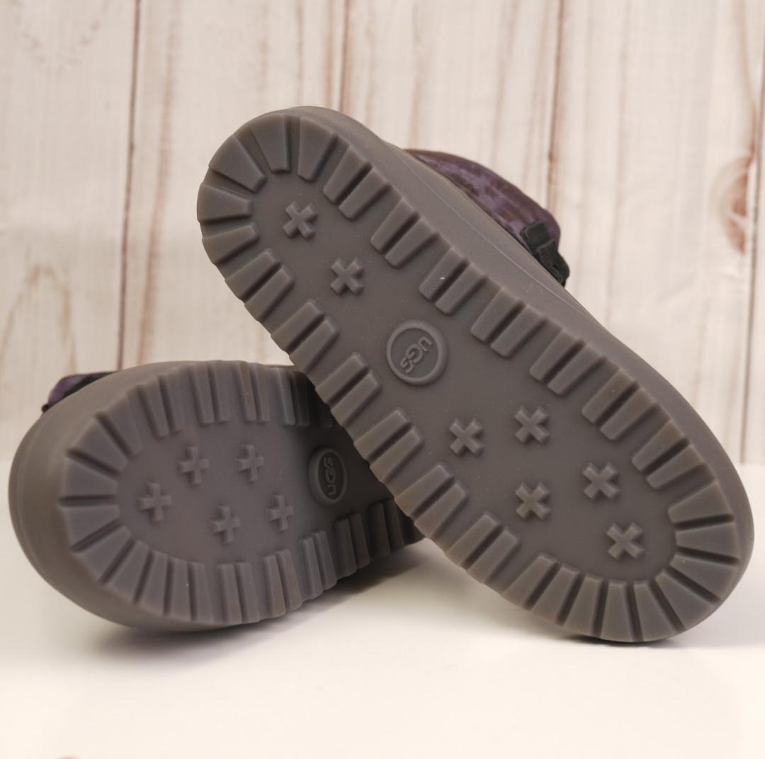 未使用同等品 UGG Classic Mini Lace-Up Weather