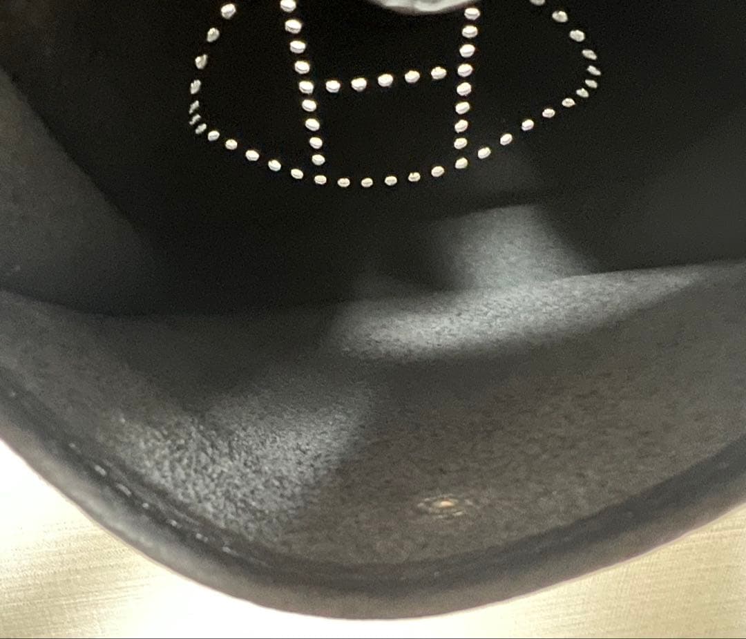 ブラックレザー Hロゴ ショルダーバッグ