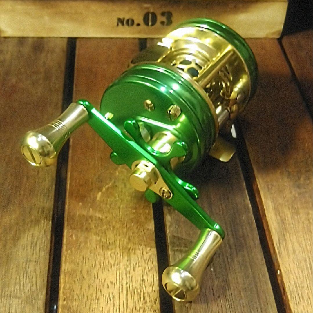 丸型ベイトリール BULS1510C 右ハンドル グリーン・ゴールド